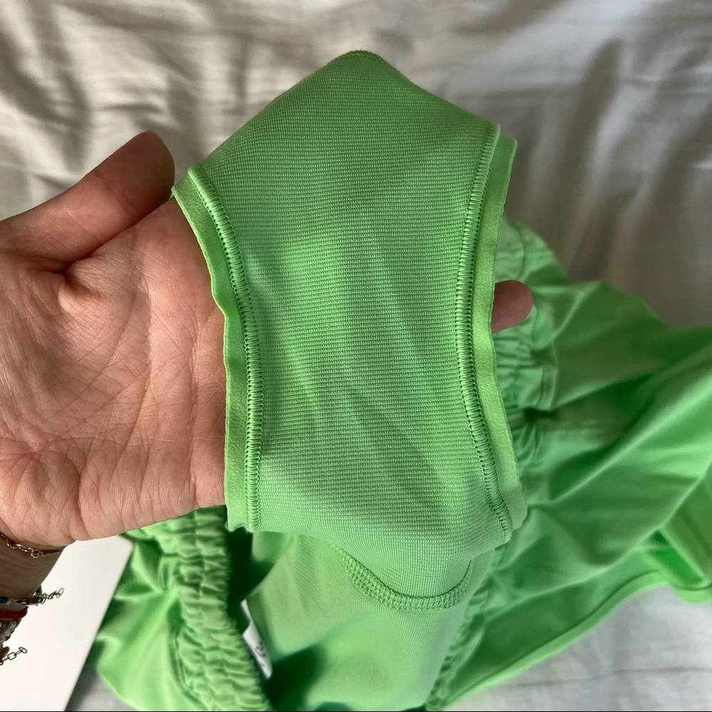 NWT Lululemon Scream Green Hotty Hot LR Shorts 2.5” Inseam - Picture 3 of 4